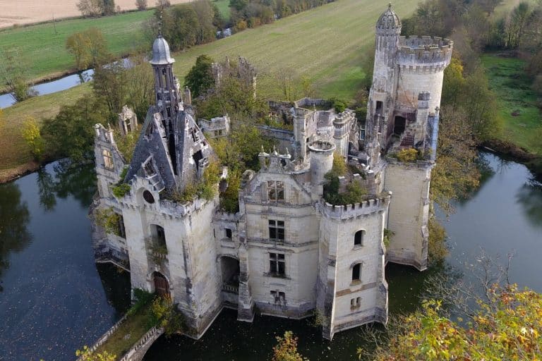 château abandonné à vendre